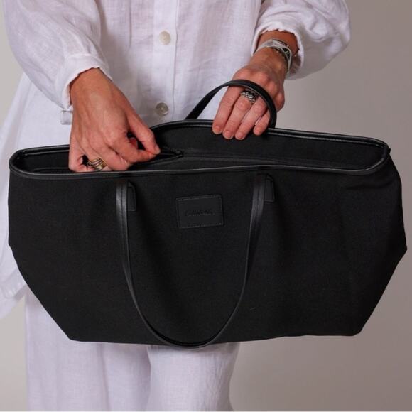 NEW CLEOBELLA Large Canvas Tote in Black with Vegan leather trim fabfitfun box - Picture 7 of 8